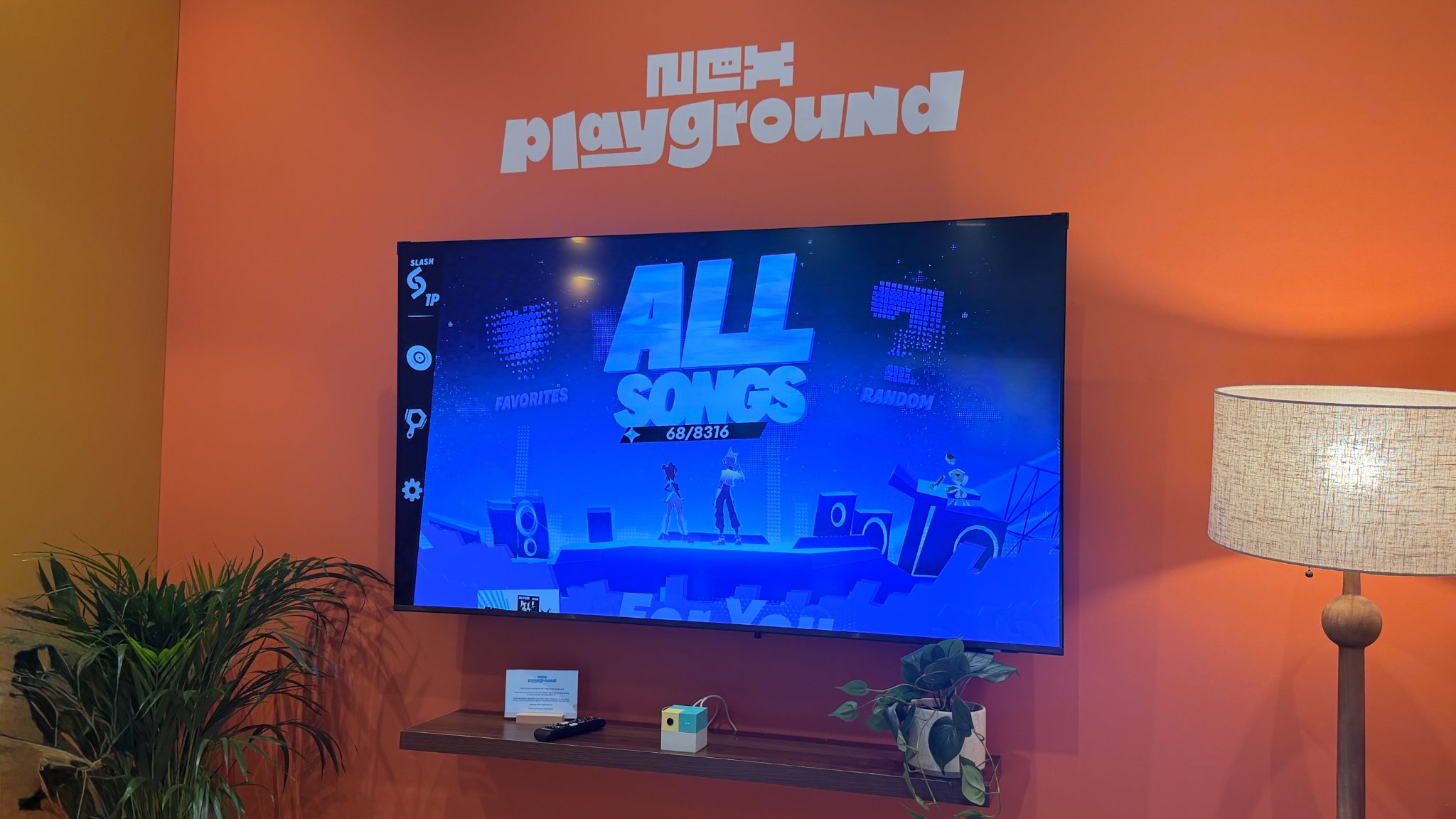 La console Nex Playground et le menu du jeu Starri La console Nex Playground et le menu du jeu Starri