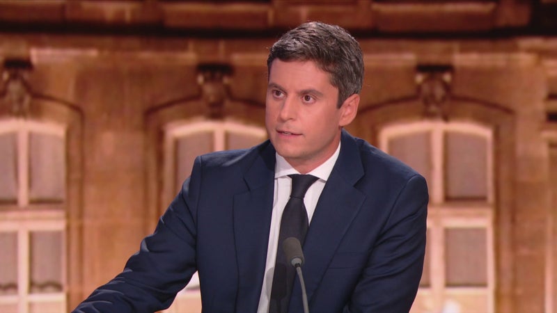 DIRECT. Présidentielle 2027: Gabriel Attal n'est "pas favorable" à l'interdiction du port du voile