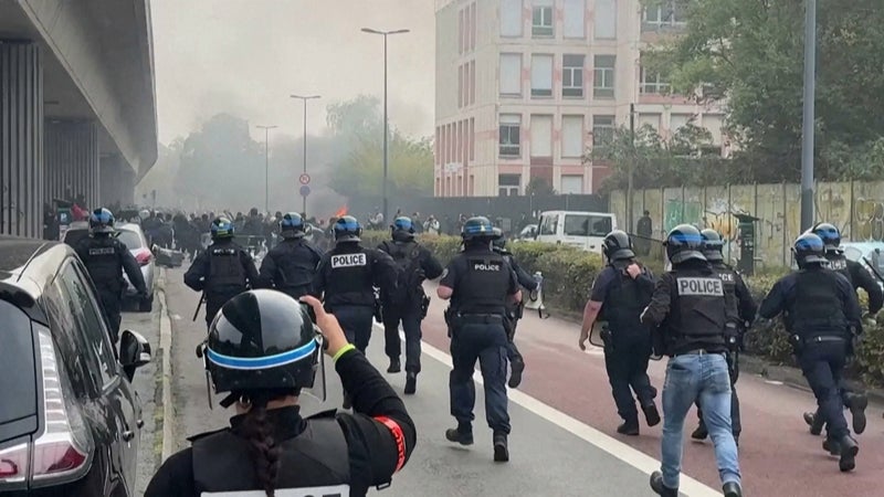 Jeté au sol, frappé dans le dos... Des personnels de l'Éducation nationale victimes de violences en marge des blocages de lycées