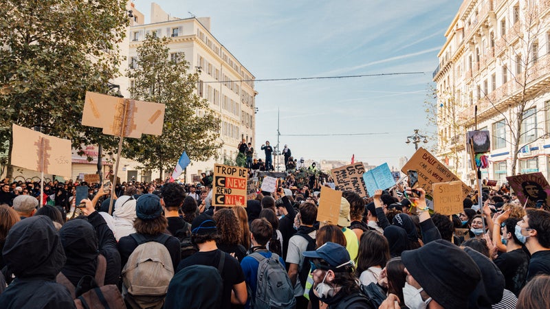 24 octobre: l'arrêté d'interdiction de manifester dans les Bouches-du-Rhône partiellement suspendu en justice