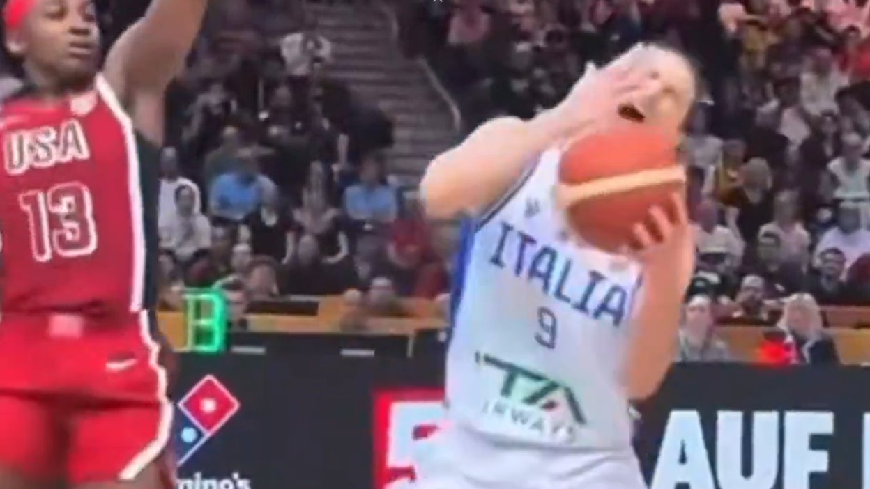Coupe du monde de basket: l'incroyable simulation d’une joueuse italienne sur la possession décisive face aux Etats-Unis