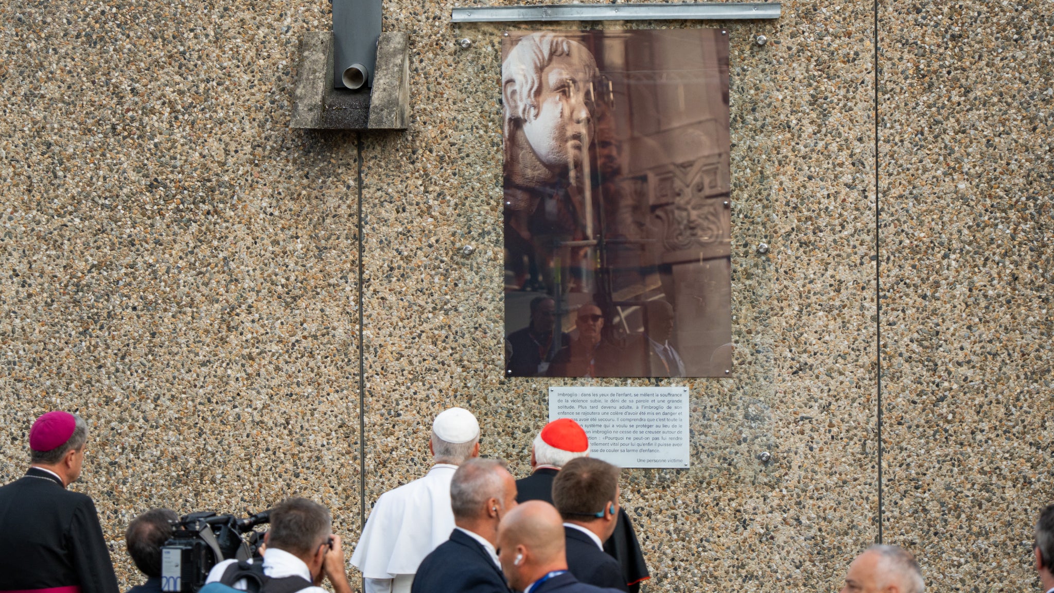 Scènes de liesse à Paris, recueillement à Lourdes... Les moments forts ...