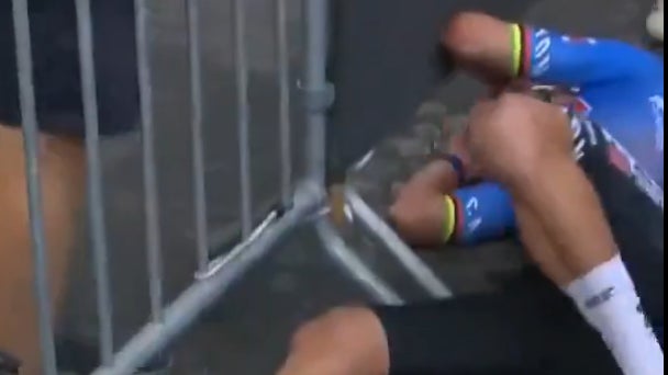 Mathieu Van der Poel apres sa victoire lors de la 21e etape du Tour de France le 26 juillet 2026 2325534