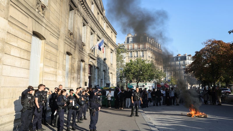 "Moins de 10 lycées" bloqués à Paris, des établissements concernés à Nice, Marseille et Lille