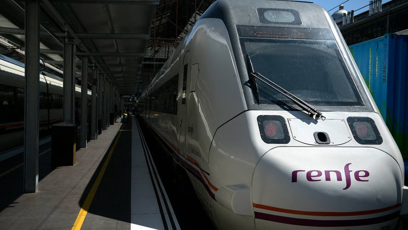 DIRECT. Deux trains entrent en collision sur la ligne à grande vitesse entre Madrid et l'Andalousie, plusieurs morts et des blessés