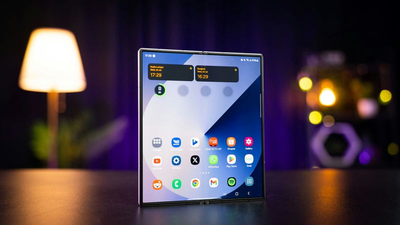 Je cherchais le nouveau smartphone Samsung pliant moins cher : j'ai découvert un code promo qui propose -500 euros