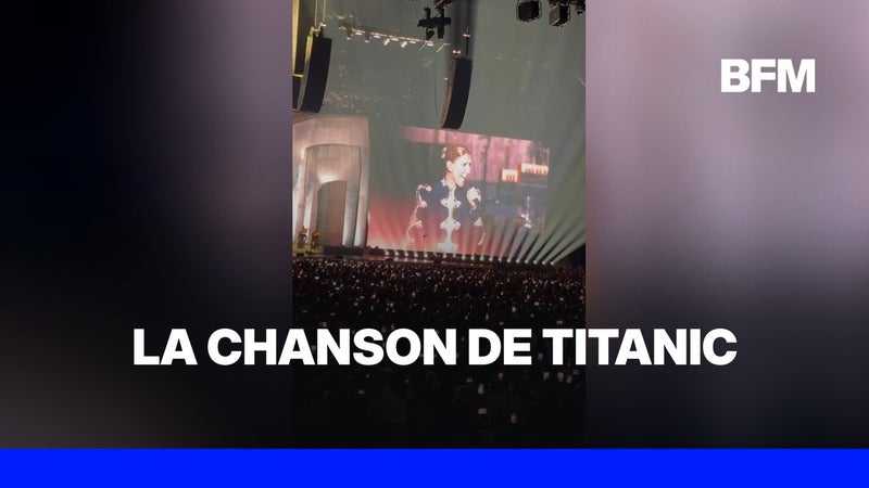 Céline Dion chante "My Heart Will Go On" lors de son concert à Paris
