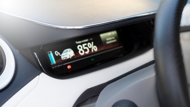 Rétrofit électrique : comment transformer sa voiture thermique ?