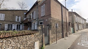 Une femme a été retrouvée nue et ligotée devant chez elle à Versailles, mercredi 20 septembre 2023.