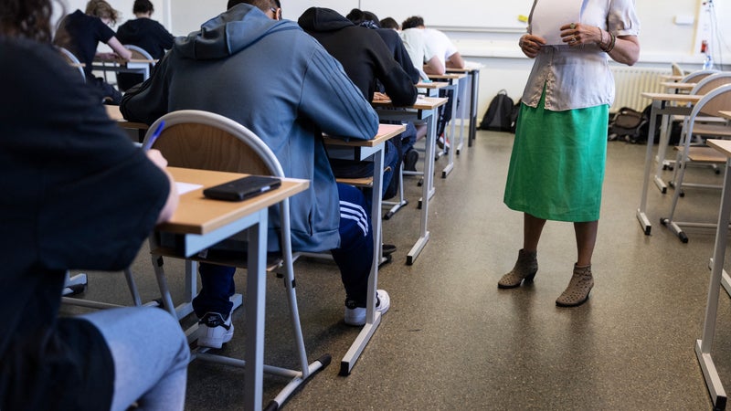 "Un mépris total": Linda, enseignante remplaçante de lettres modernes, a été appelée pour enseigner l'anglais à 60km de chez elle