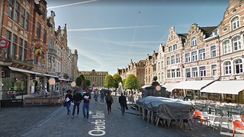 Oude Markt où se trouve l'appartement où a été tué la mère et son fils 