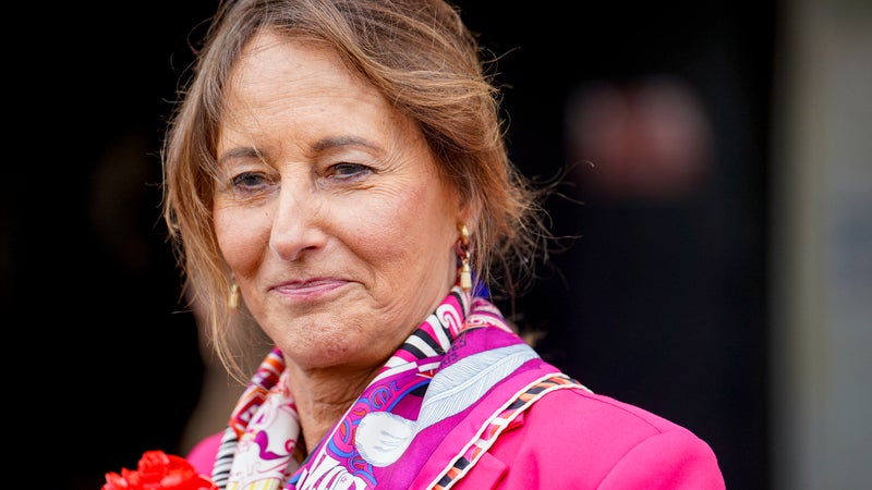 "Faites-vous discrets et respectez nous": Ségolène Royal appelle "ceux qui ne participent pas à la primaire" socialiste à "se taire"