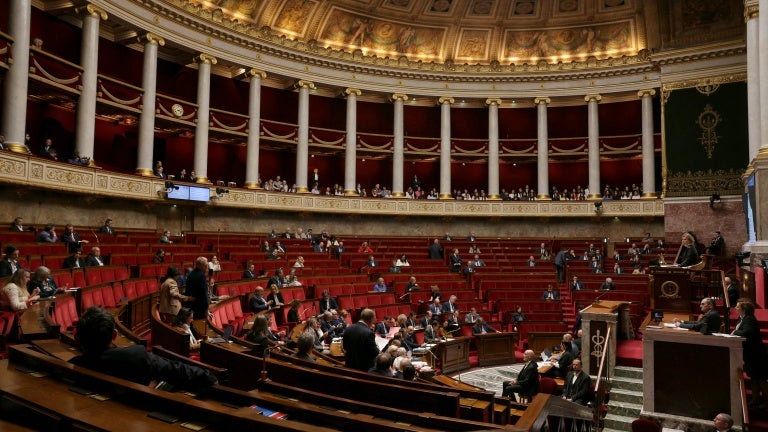 Violences sexistes et sexuelles: l’Assemblée accélère l'examen de la "loi intégrale", le Medef s'invite dans les débats