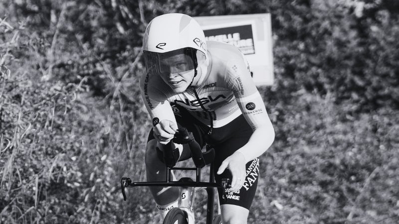 Deces de Finlay Tarling jeune coureur britannique fauche par une voiture en sens inverse sur la 19e etape du Tour du Portugal vendredi 14 aout 2026 2332595
