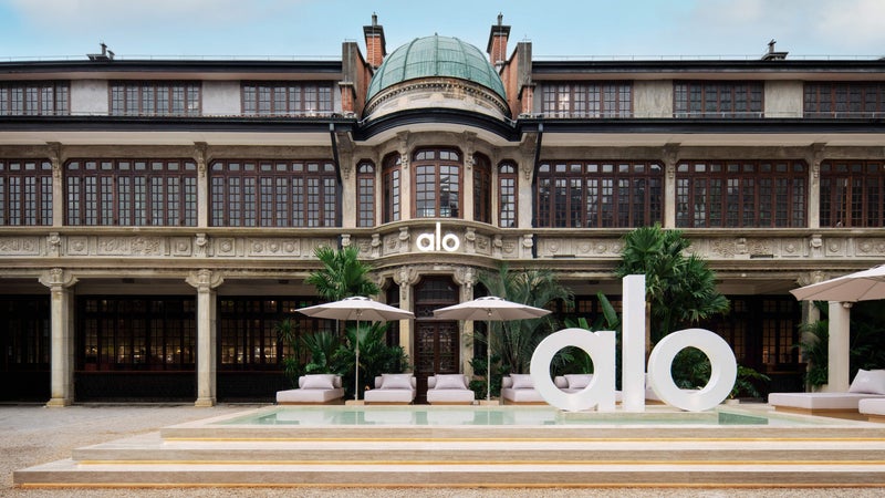 Après la France, ALO part à la conquête de la Chine: la marque américaine ne veut pas se contenter d'y ouvrir 8 boutiques et arrive à grand renfort de studios de pilates, smoothies et jardins méditatifs