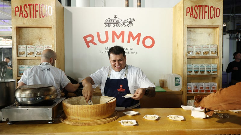 Le monde entier s'arrache leur burrata et leur prosecco: mais comment fait l'industrie agroalimentaire italienne pour croître plus vite que la gastronomie française
