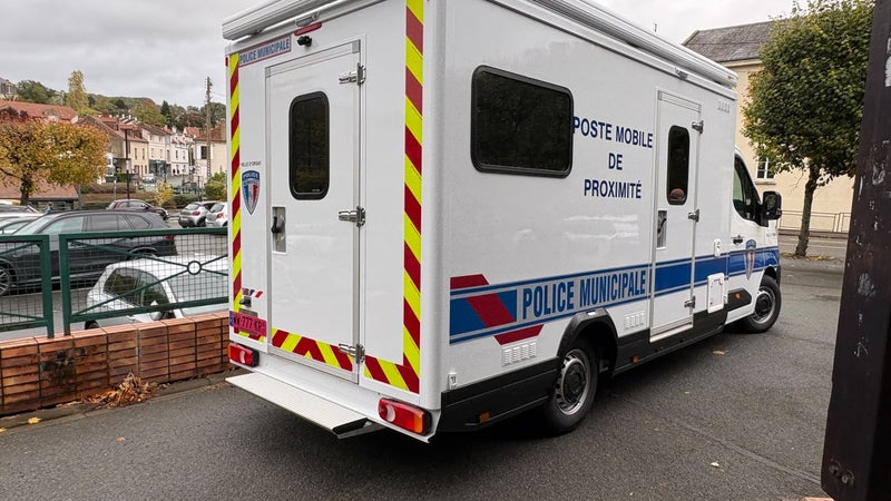 Essonne: un poste de police mobile mis en service parcours la ville d'Orsay