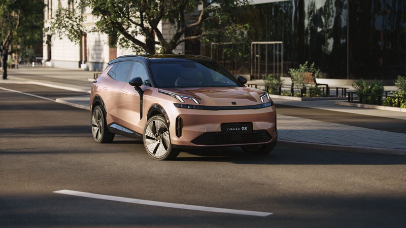 ESSAI. De quoi pouvoir rouler en zéro émission sur 200 km: avec son 08, le chinois Lynk & Co propose un grand SUV hybride rechargeable qui embarque l'équivalent de deux batteries de Twingo électrique