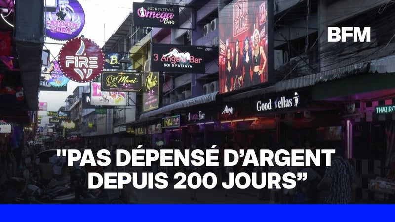 Épuisés après neuf mois en mer, les marins du porte-avions américain USS Abraham Lincoln font escale à Pattaya en Thaïlande