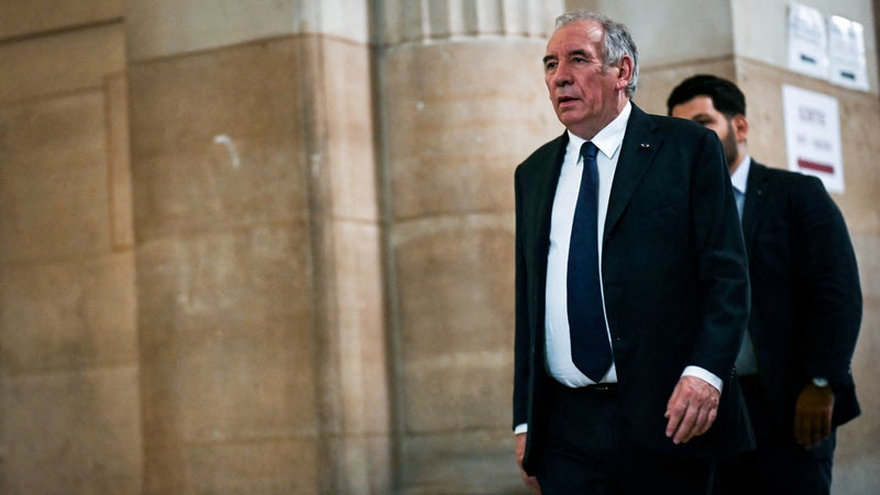 Procès en appel des assistants du Modem: François Bayrou se dit "confiant" et redit que "toutes les accusations sont infondées"
