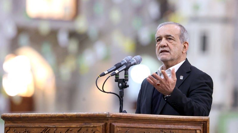 Guerre au Moyen-Orient: le président iranien promet que Téhéran renouera "immédiatement" avec ses engagements si les États-Unis reviennent à l'accord de juin