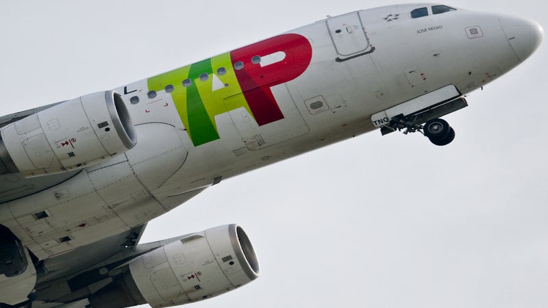 "Notre intérêt est plus fort que jamais": Air France-KLM améliore son offre pour s'emparer de 45% de TAP Air Portugal (mais son rival allemand Lufthansa aussi)