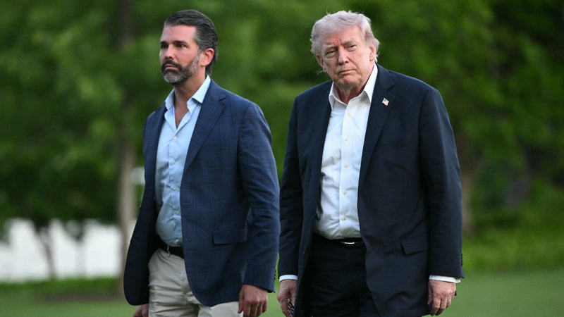 Donald Trump assure que son fils "a remboursé" les dépenses de son mariage financées par un homme d'affaires russe lié au Kremlin
