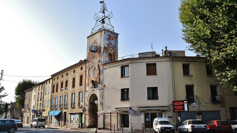Estagel, la tour de l'Horloge.