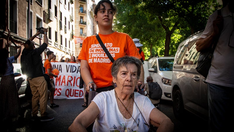 "Maricarmen, vous n'êtes pas seule": l'expulsion d'une femme de 87 ans qui ne pouvait plus se payer son appartement crée l'émoi en Espagne