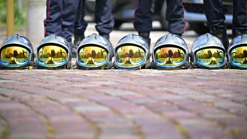 "Envie de faire partie de cette chaîne de solidarité": les candidats se bousculent pour devenir sapeurs-pompiers volontaires