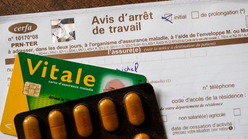 "Tout le monde ne peut que constater les abus qui explosent ces dernières années": Sébastien Lecornu veut "lancer une vraie réforme" des arrêts maladie