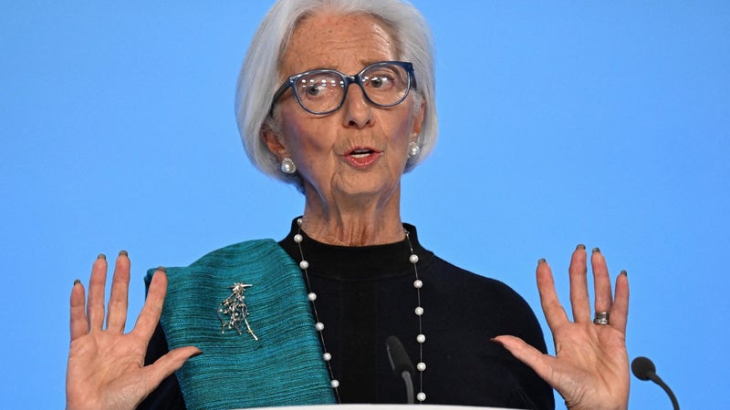 "Ce n'est vraiment pas une bonne idée": Christine Lagarde estime qu'une annulation de la dette détenue par la BCE, comme le propose Jean-Luc Mélenchon, serait "une violation pure du traité" de l'UE