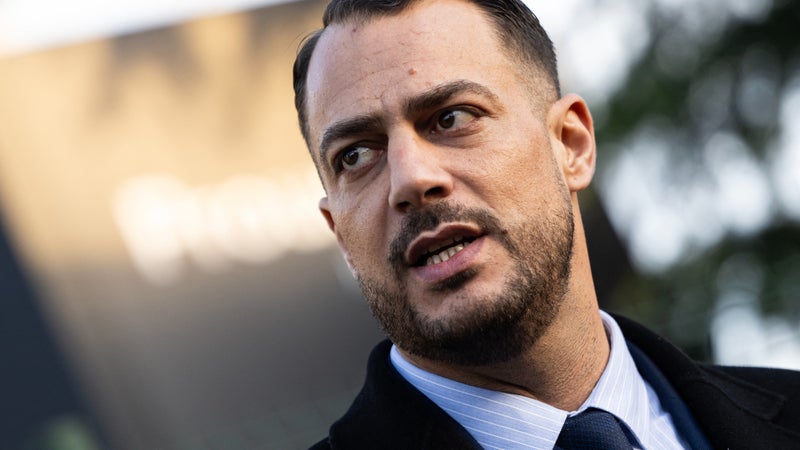 INFO BFMTV. Le député LFI Sébastien Delogu visé par une plainte de policiers pour "outrage"