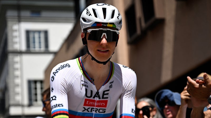 Le Slovene Tadej Pogacar grand favori du Tour de Suisse juste avant le depart de la course ce mercredi 17 juin 2305403