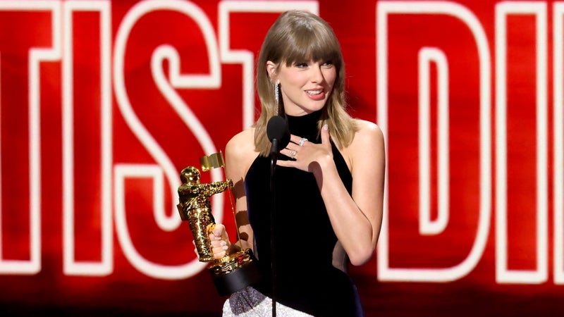Avec trois nouvelles statuettes, Taylor Swift devient l'artiste la plus récompensée des MTV Video Music Awards