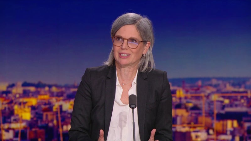 DIRECT. Sandrine Rousseau suggère de "nationaliser Total", une entreprise "extrêmement dangereuse pour notre avenir"