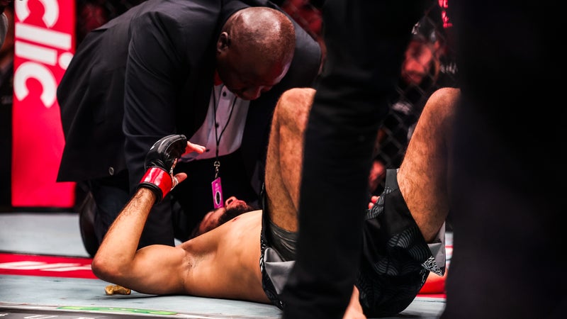"Un jour tu gagnes, un jour tu perds", le message de Fares Ziam après son KO inquiétant contre Axel Sola lors de l’UFC Paris