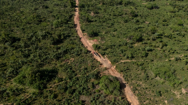 Une armée d’explorateurs guidée par l’intelligence artificielle: au Congo, cette entreprise américaine soutenue par Bill Gates et Jeff Bezos se lance dans la quête du lithium face aux géants miniers chinois