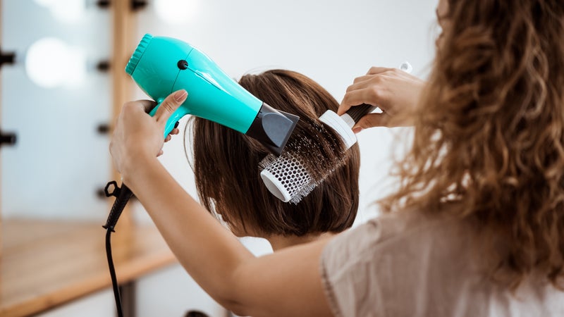 Attention au sèche-cheveux que vous achetez: certains modèles bas de gamme peuvent être dangereux