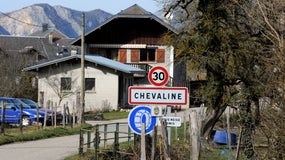 Un panneau indicatif à l'entrée de Chevaline, le 18 février 2014.