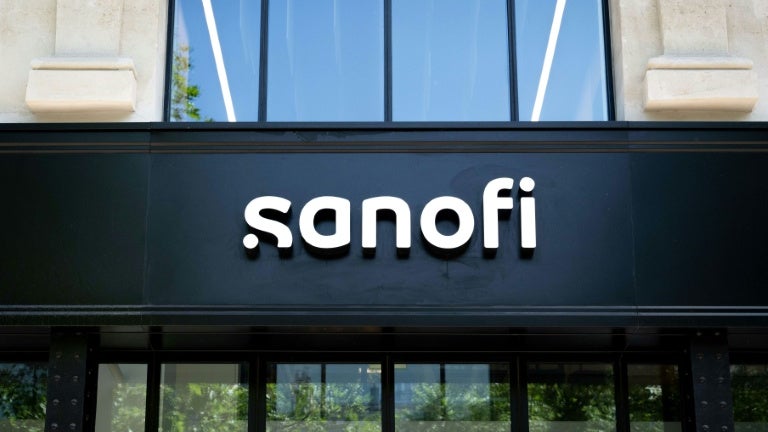 Sanofi était soupçonné de dénigrer un vaccin antigrippal d'une entreprise rivale: le géant pharmaceutique échappe à une amende colossale de Bruxelles en échange d'engagements