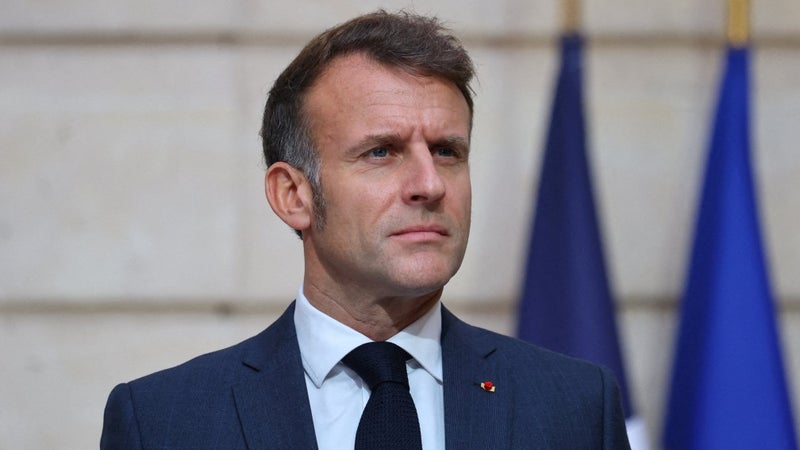 DIRECT. Tirs mortels à Trappes: Emmanuel Macron est sur place, l'Élysée dénonce un "attentat terroriste raciste"