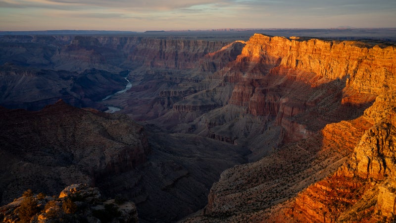 Randonneurs disparus, passerelles détruites... Les images de la crue éclair qui a fait d'importants dégâts dans le Grand Canyon américain