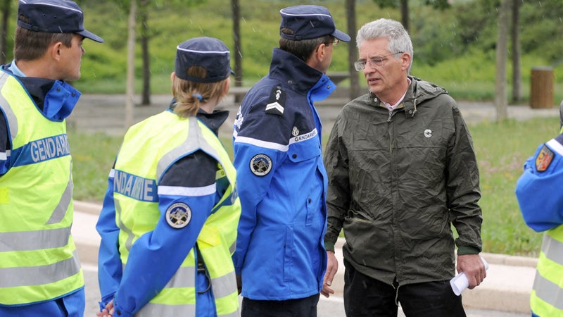Jonathan Oliver, le père de Cécile Vallin, lors des investigations pour retrouver sa fille 