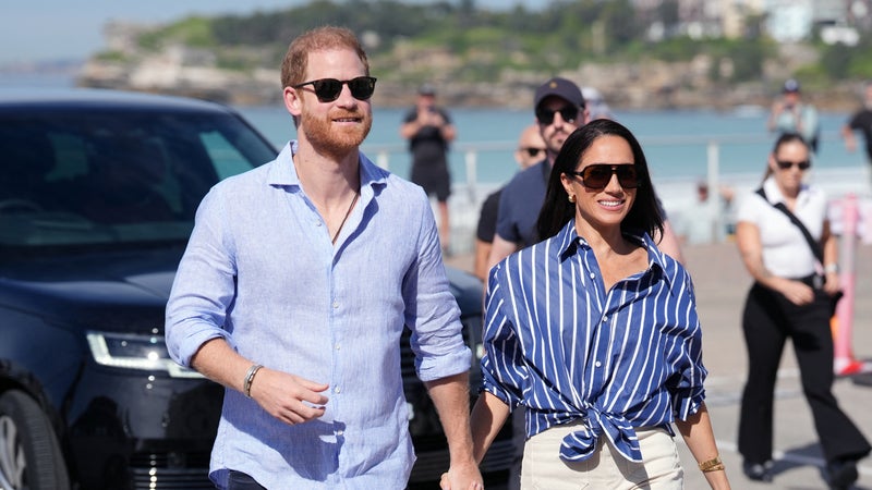 Retour de Harry et Meghan: le roi précise qu'ils n'auront "aucune fonction officielle" et restent "de simples citoyens"
