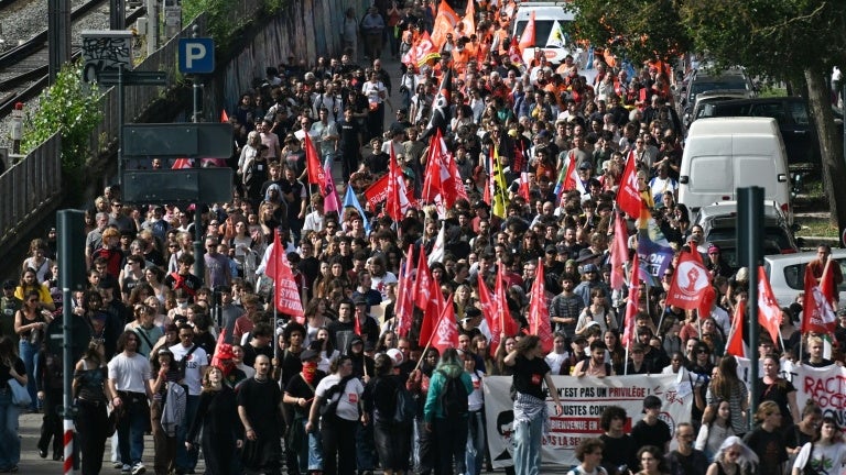 Grève de la fonction publique: la CGT revendique plus de 300.000 manifestants en France, 206.000 participants selon le ministère de l'Intérieur