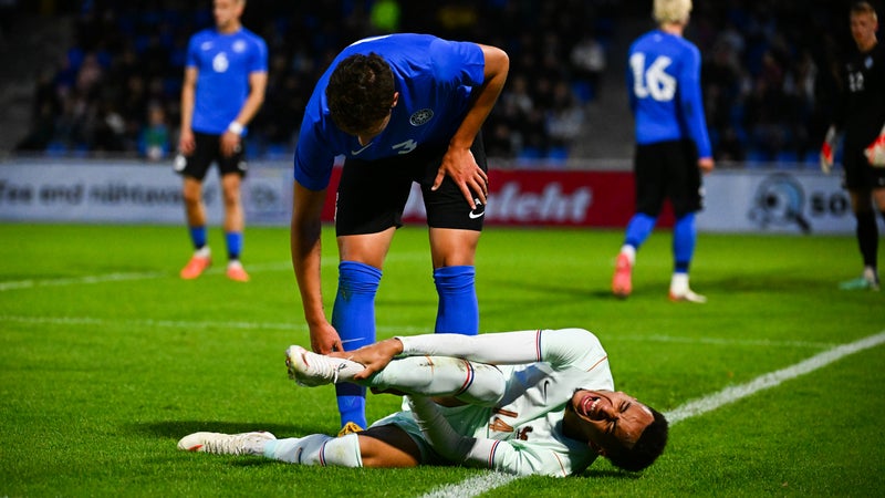 Equipe de France Espoirs: "Je suis inquiet", ça ne sent pas bon pour Ethan Mbappé après sa sortie sur blessure