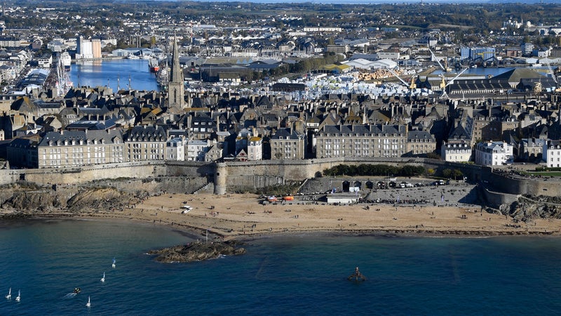 "Les douches tous les jours, c’est fini": sécheresse et restrictions à... Saint-Malo, qui s'inquiète pour la Route du Rhum