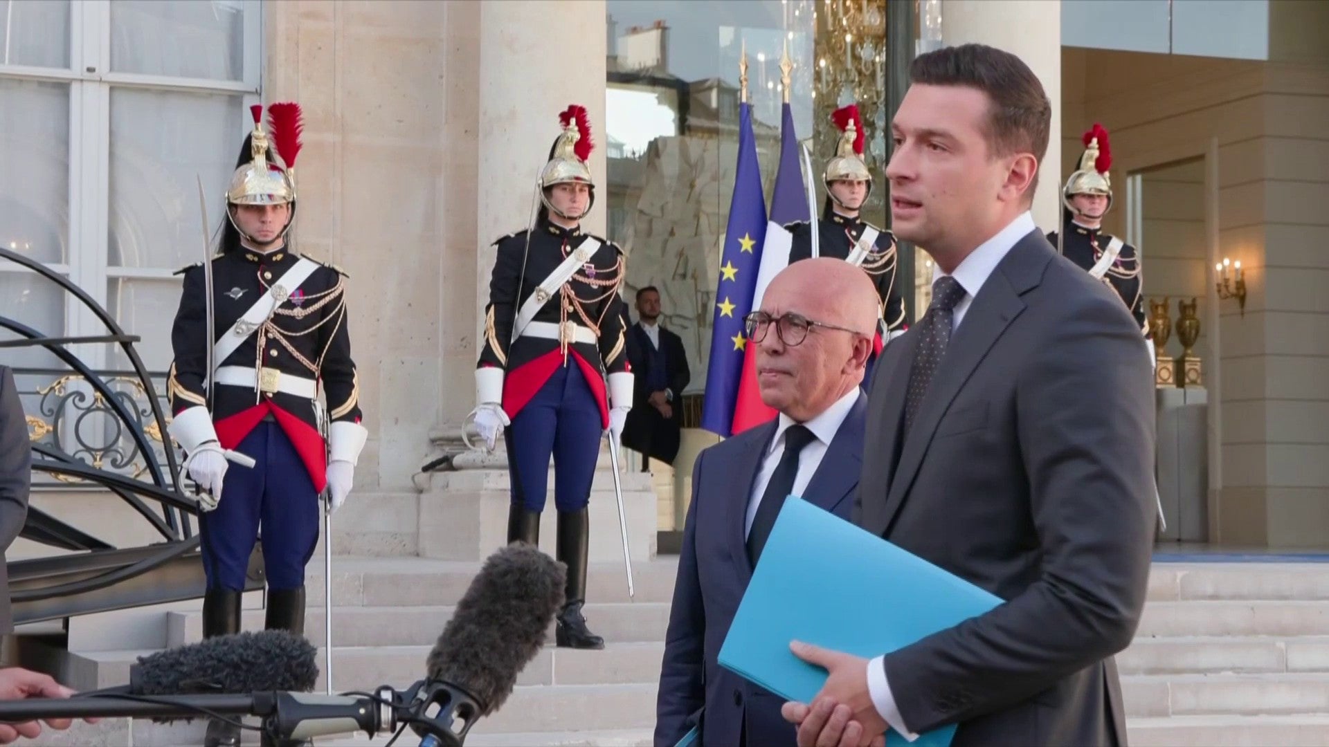 DIRECT. Réunion à l'Élysée: Jordan Bardella va "demander au gouvernement une baisse des taxes sur le carburant"
