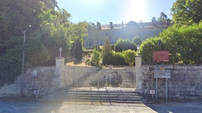 Le château d'Escoire, théâtre d'un triple meurtre en 1941 en Dordogne.